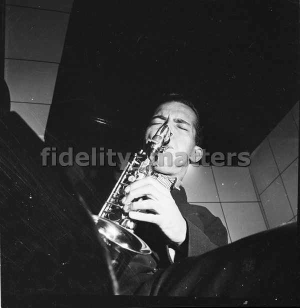 BURT GOLDBLATT ARCHIVE - JAZZ SAXOPHONISTS. - Image 2 of 7