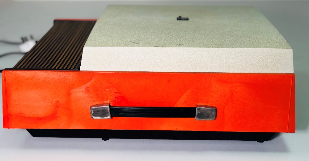 FIDELITY HF43 TURNTABLE. A Fidelity HF43 portable record player in orange. - Image 3 of 4