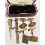 GOLD CUFFLINKS/PROPELLING PENCILS. Four 9ct gold cufflinks (10.