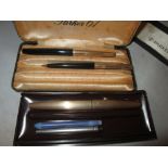 Vintage pens & pencils : Parker 61 pen & pencil & one other