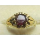 9 ct gold ring set with single garnet size 56, 2.