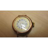 Ladies wristwatch with gilded and painted dial in 9 ct gold case