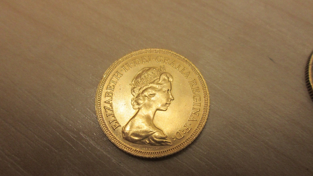 1981 Full gold sovereign - Image 2 of 3