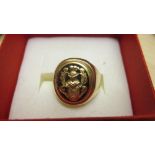 9 ct gold ring with armorial crest size 56 5.