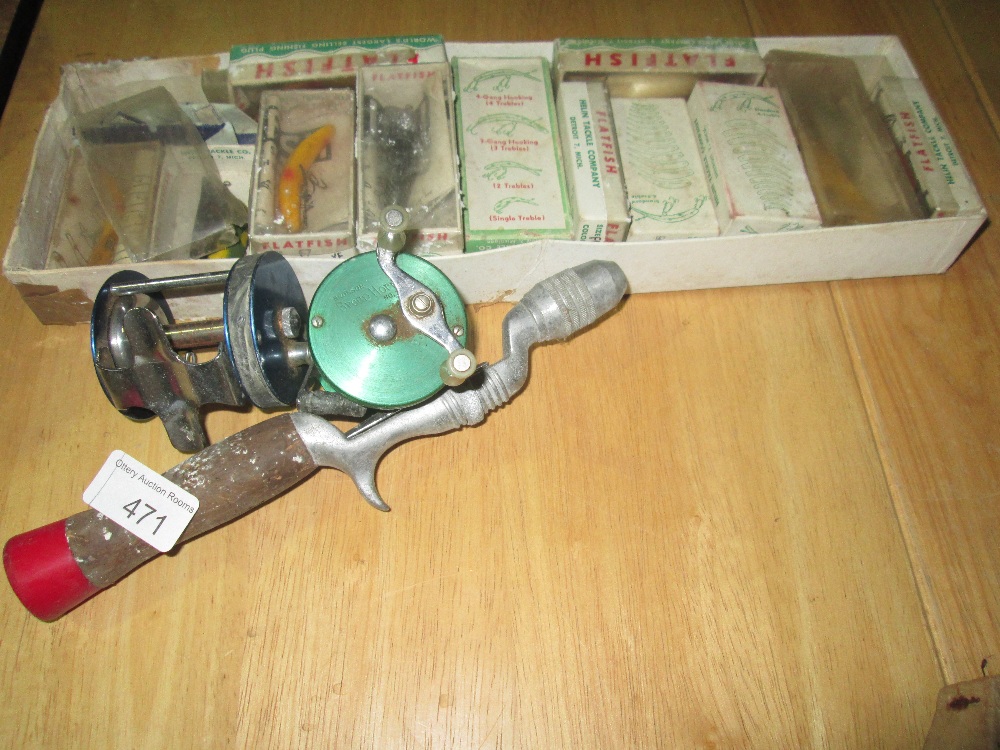 Vintage fishing tackle : 2 x multiplier reels The Green Hornet & The Captain Model 8 & box of