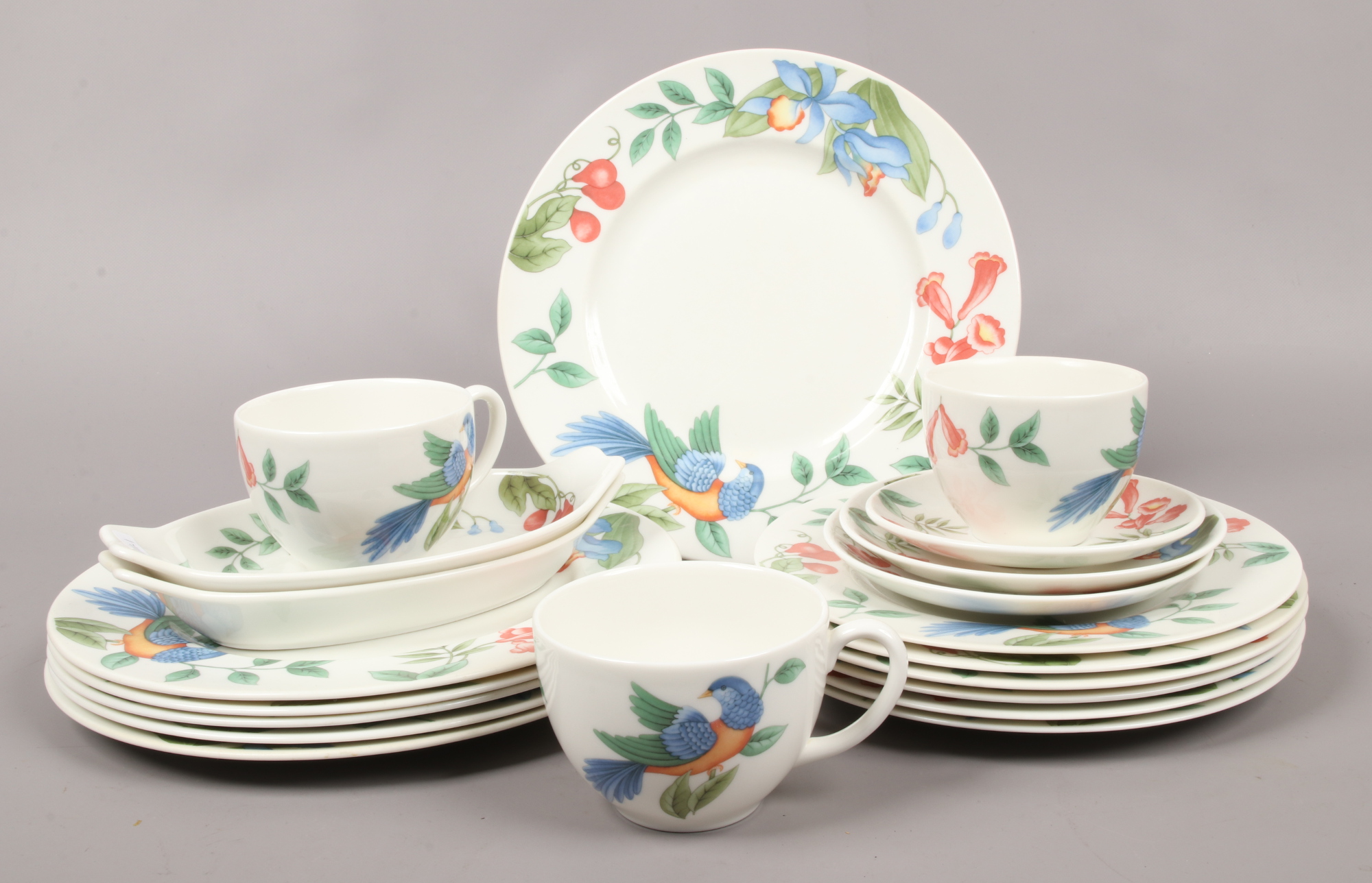 A quantity of Wedgwood dinnerwares decorated in the Passion Bird design, 20 pieces.