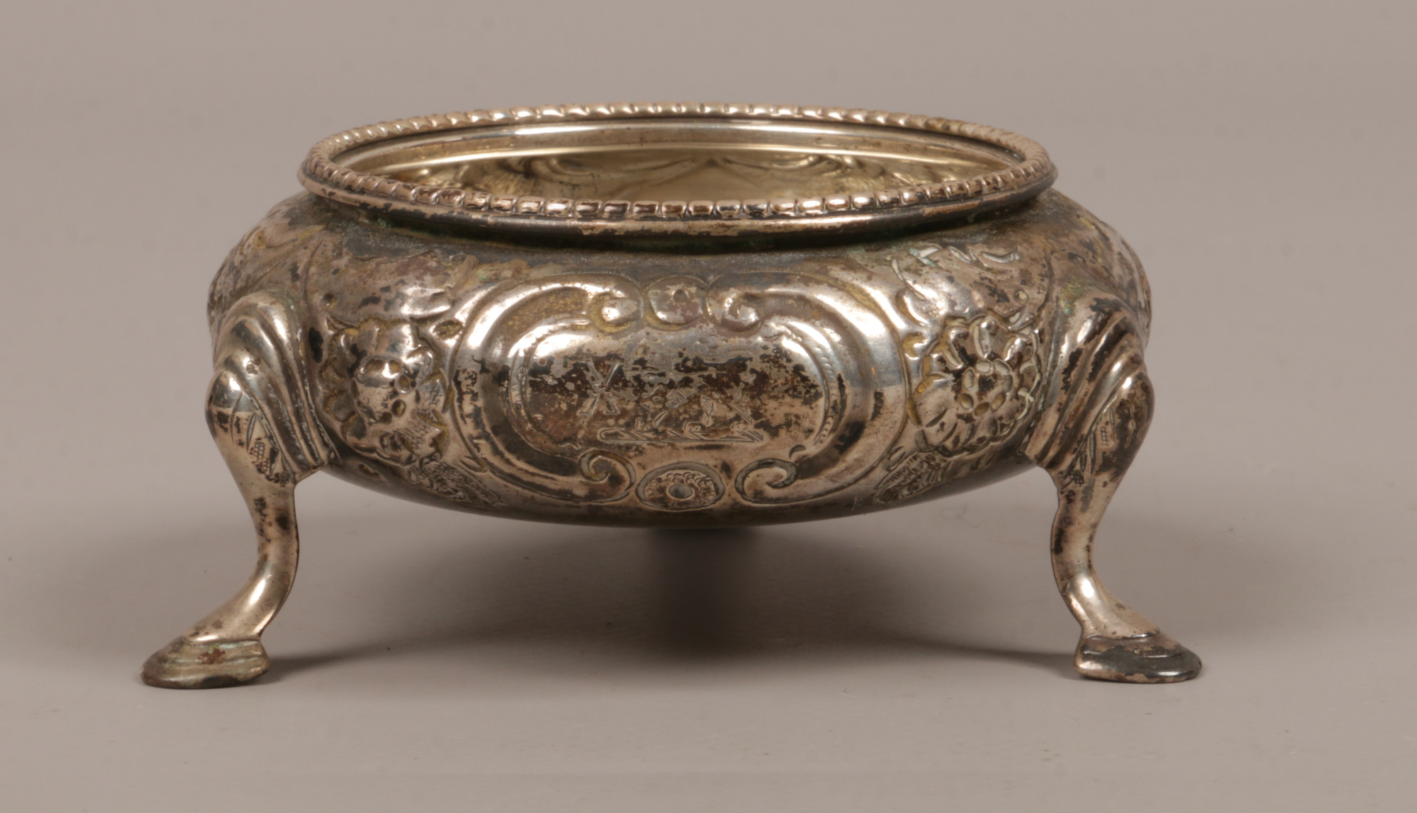 A Victorian silver salt cellar assayed London 1859 by Robert Harper, 82 grams.