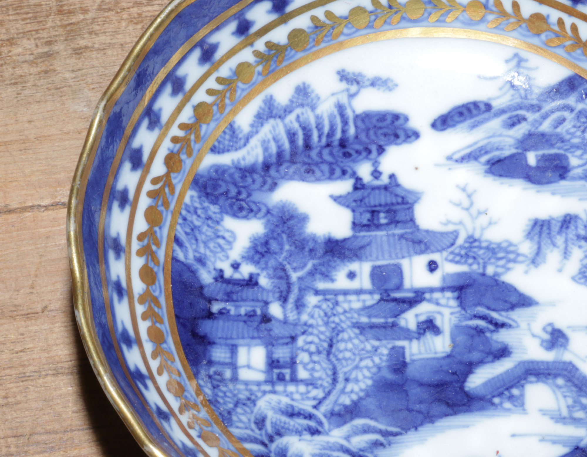 Two Chinese export blue and white tea bowls and saucers.Condition report intended as a guide only. - Image 2 of 5