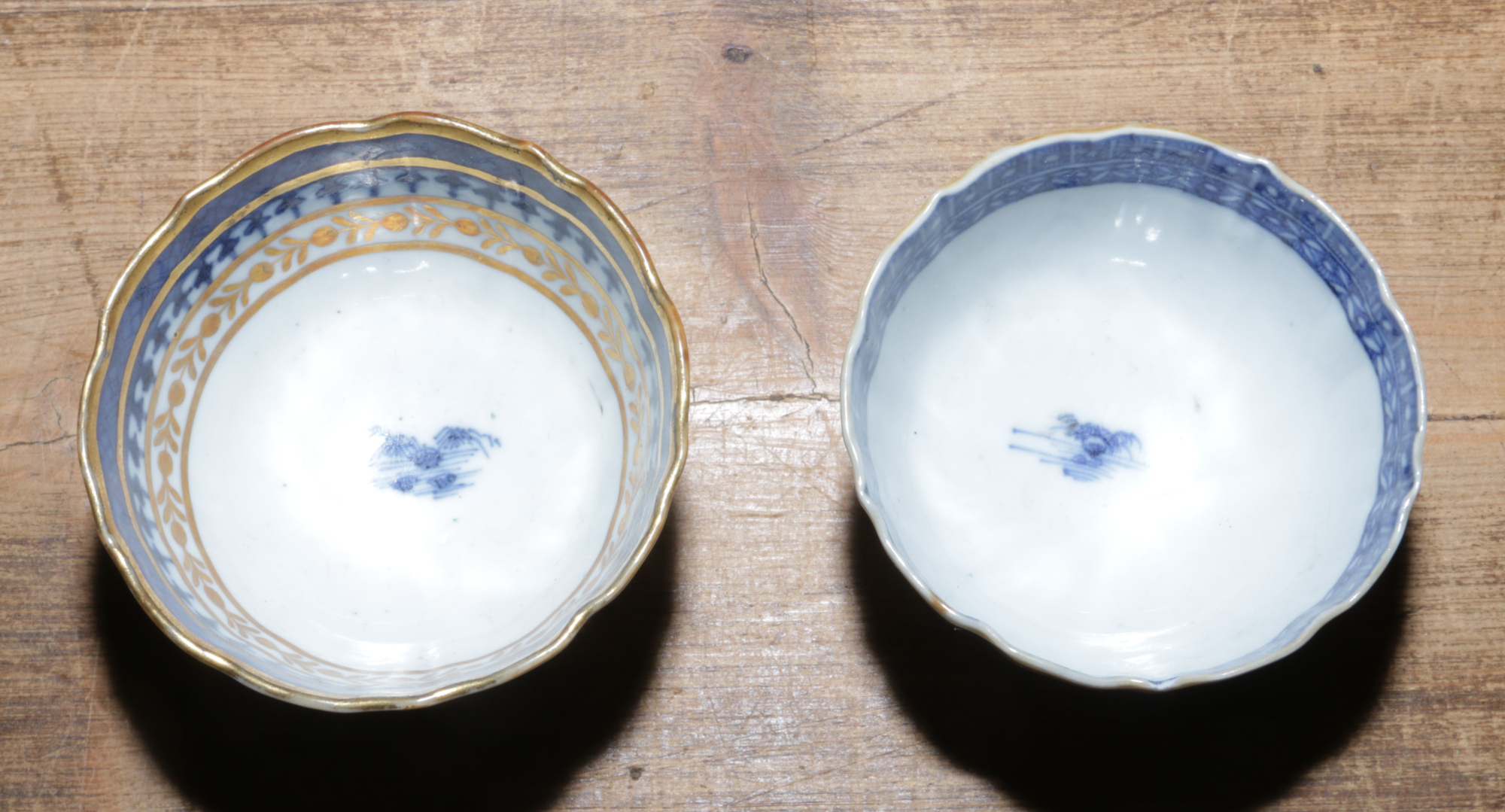 Two Chinese export blue and white tea bowls and saucers.Condition report intended as a guide only. - Image 3 of 5
