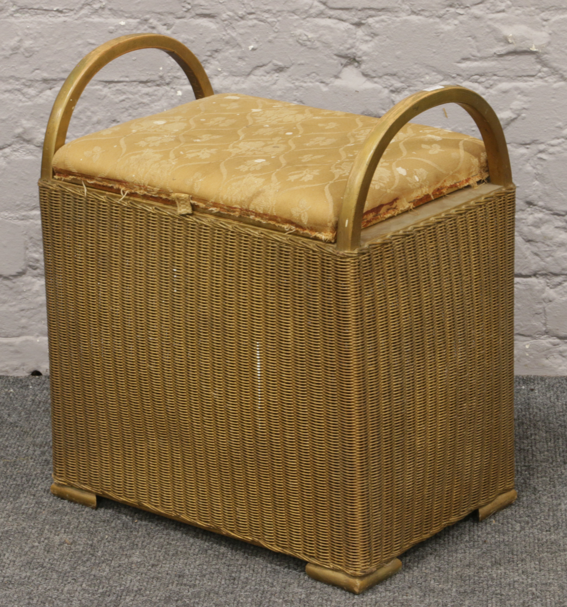 A Lloyd Loom linen box / seat.