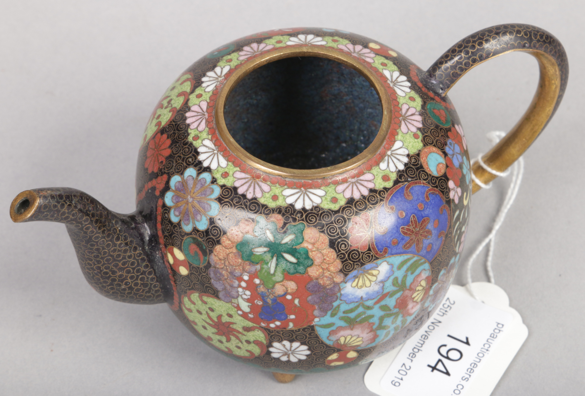 A Japanese Meiji period cloisonne teapot and cover, 9cm.Condition report intended as a guide only. - Image 3 of 4