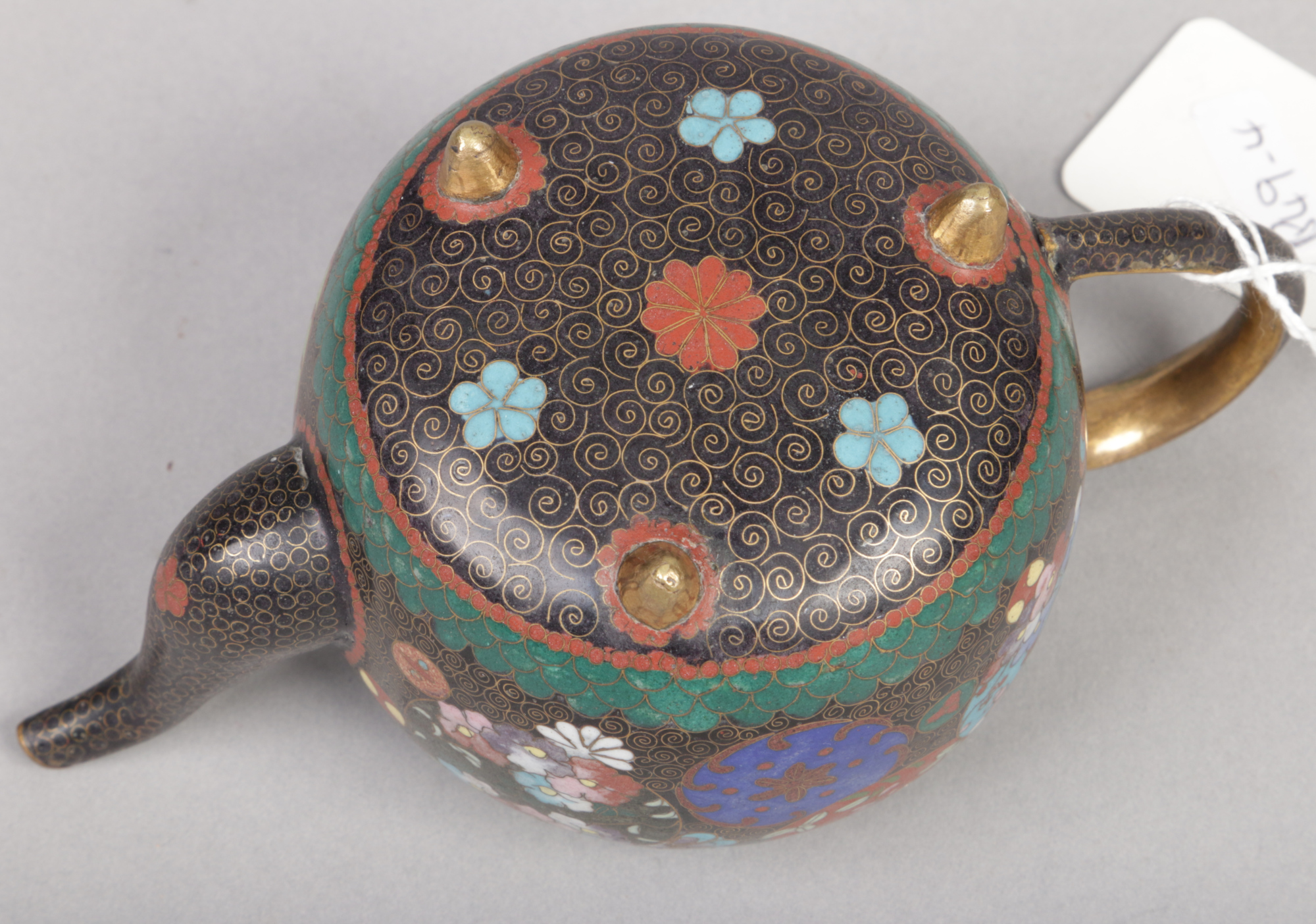 A Japanese Meiji period cloisonne teapot and cover, 9cm.Condition report intended as a guide only. - Image 4 of 4