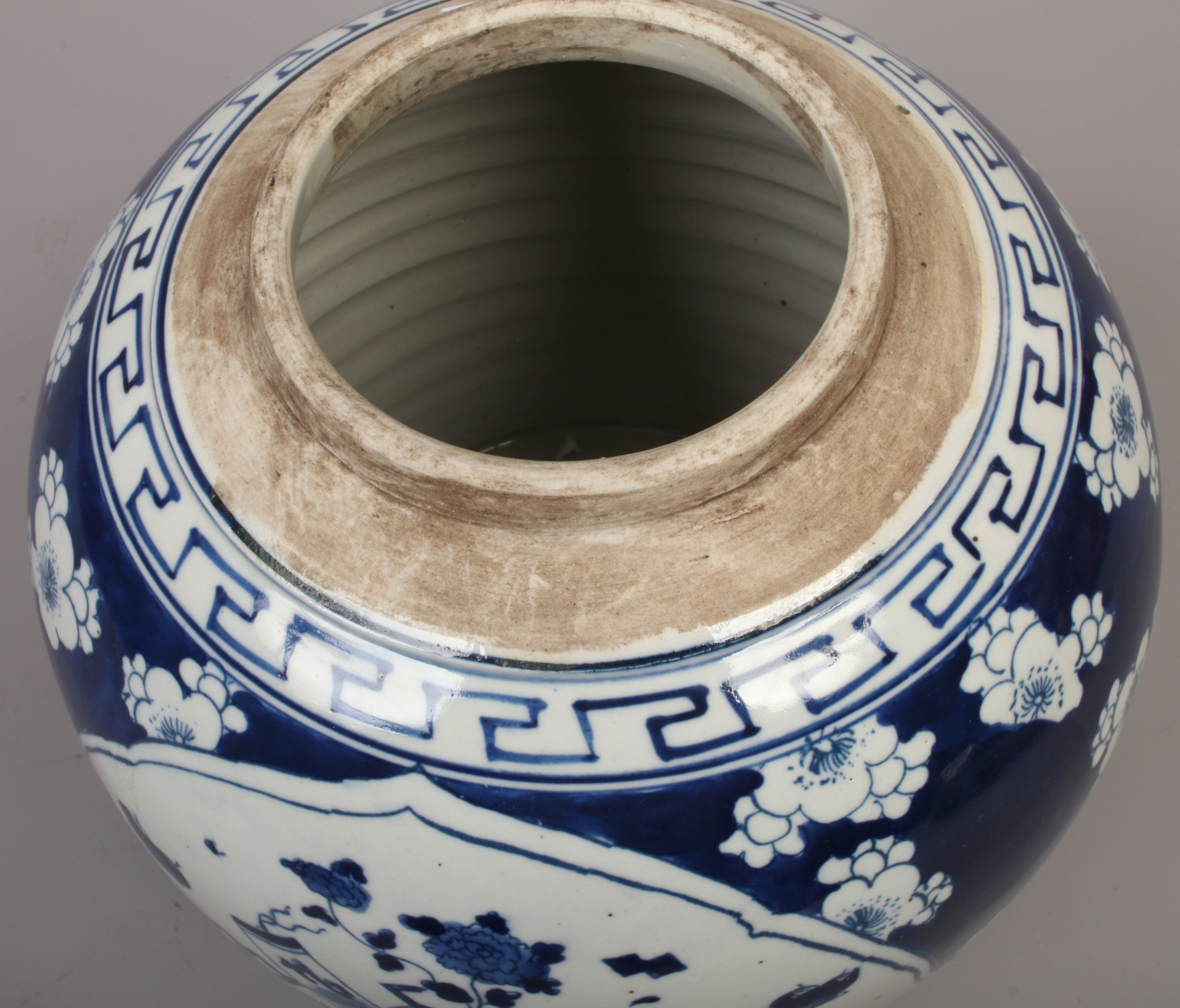 A 19th century Chinese blue and white ginger jar painted in underglaze blue with panels of - Image 5 of 5