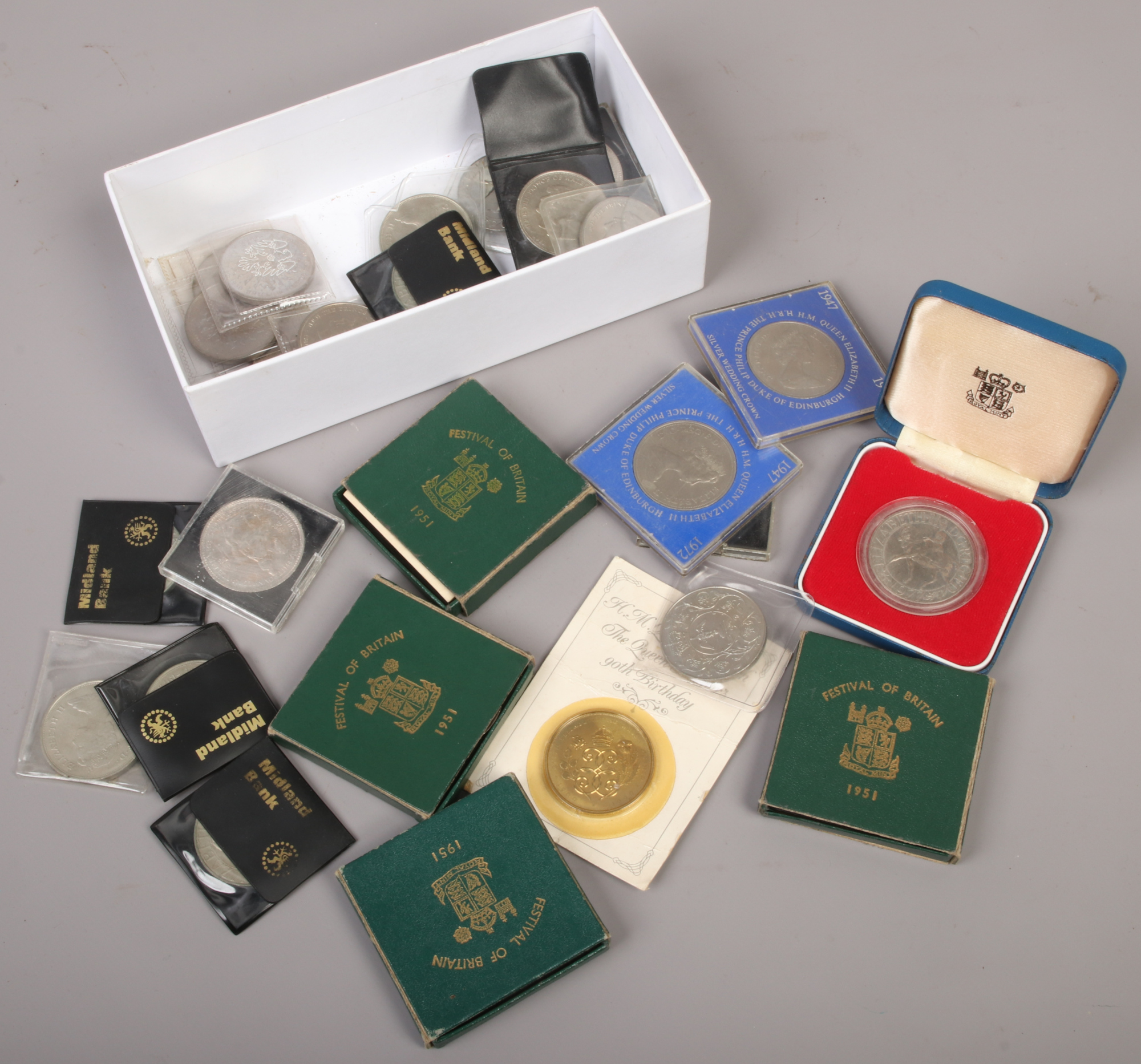 A collection of commemorative crowns / five shillings and five pound coins, mainly cased to