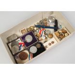 A quantity of collectables including commemorative medals, military buttons, white metal vesta case,