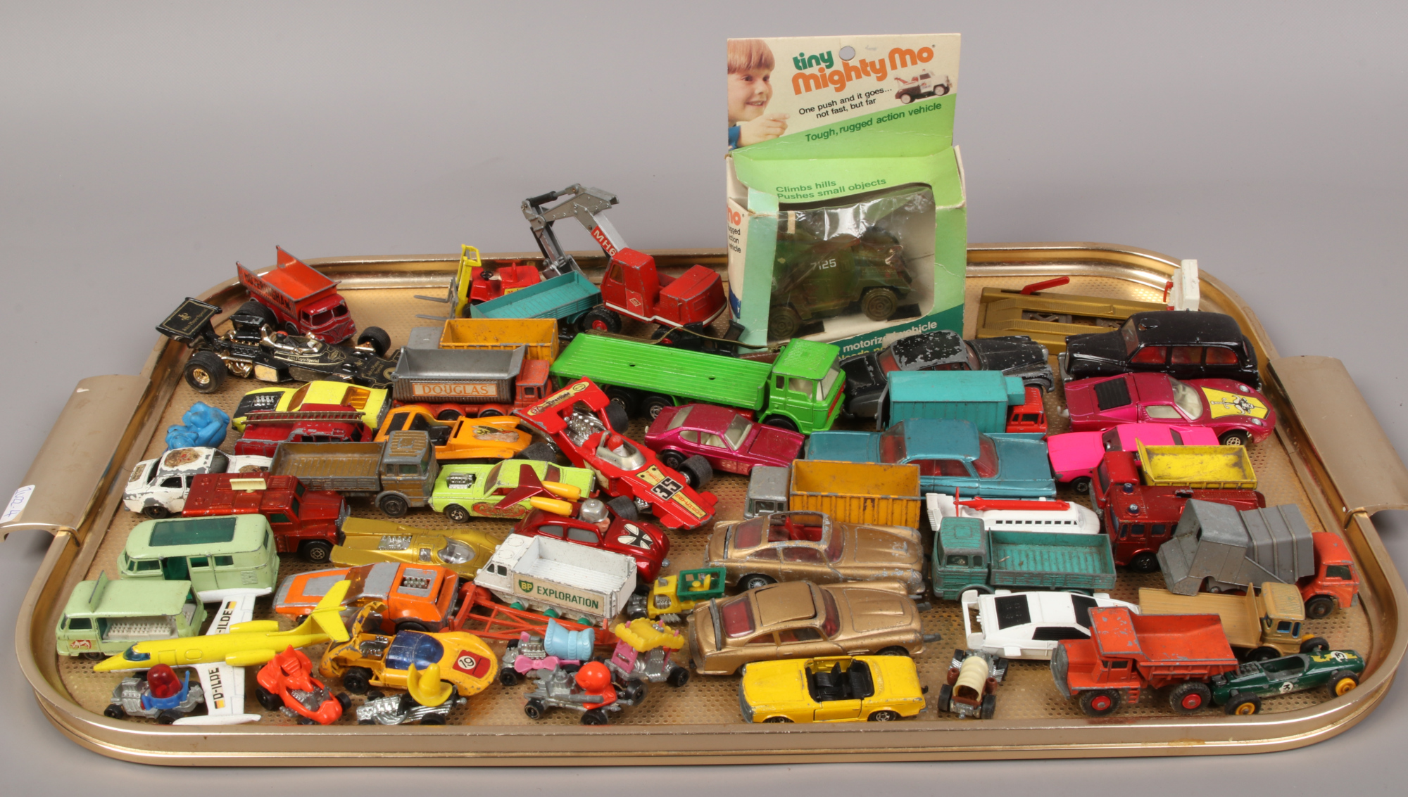 A tray of vintage Diecast model vehicles including Corgi James Bond, Aston Martin DB5, Dinky, Lesney