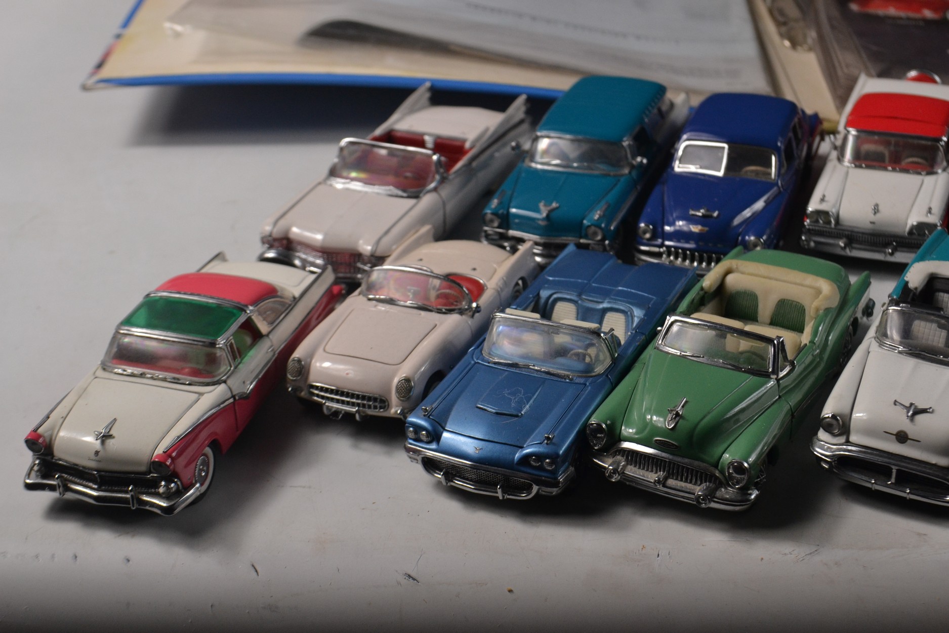 Franklin Mint 50s Classic Cars Entire Set 24 Cars 3 Display Shelves unit, 2nd collection, all with - Image 2 of 6