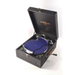 Vintage COLUMBIA portable gramophone in good condition