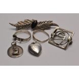 Small quantity of silver jewellery to include 1 marcasite leaf style brooch, 2 rings etc