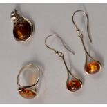 A selection of modern amber silver 925 Hallmarked jewellery