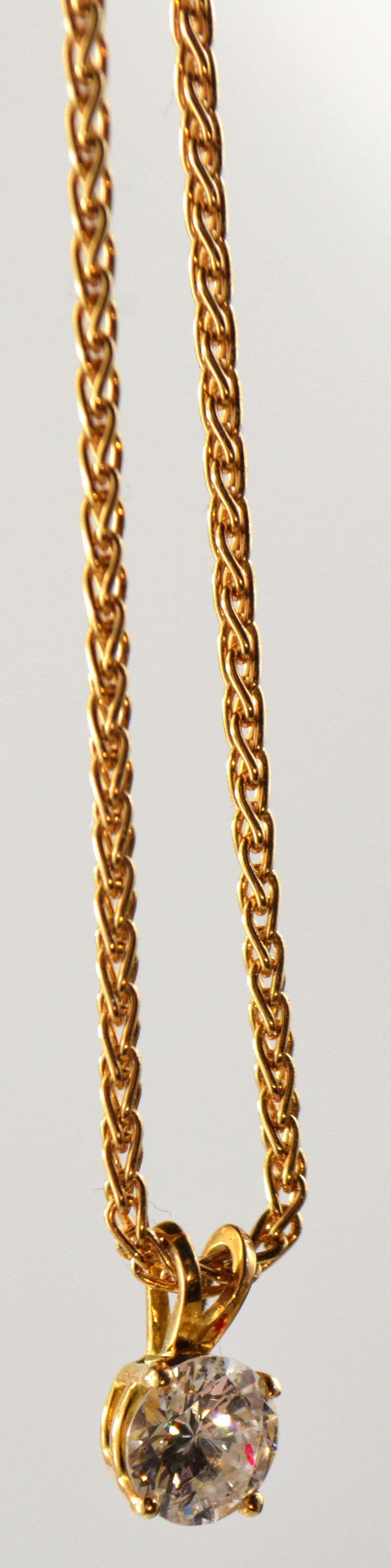 STUNNING 0.75 ct round cut diamond set pendant on 18ct gold chain - Image 3 of 9