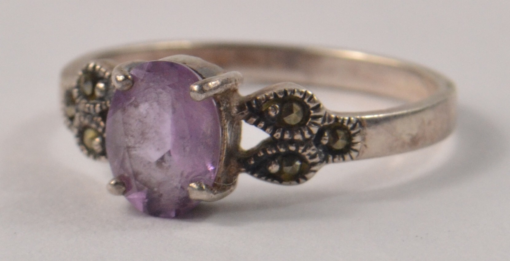 Vintage Silver 925 stamped AMAZING AMETHYST set ladies dress ring - Image 2 of 6