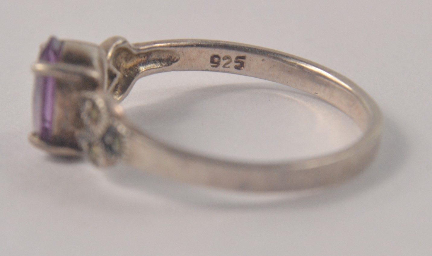 Vintage Silver 925 stamped AMAZING AMETHYST set ladies dress ring - Image 4 of 6