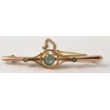 NICE 9ct stamped brooch inset with 1 large Topaz and 2 small seed pearls