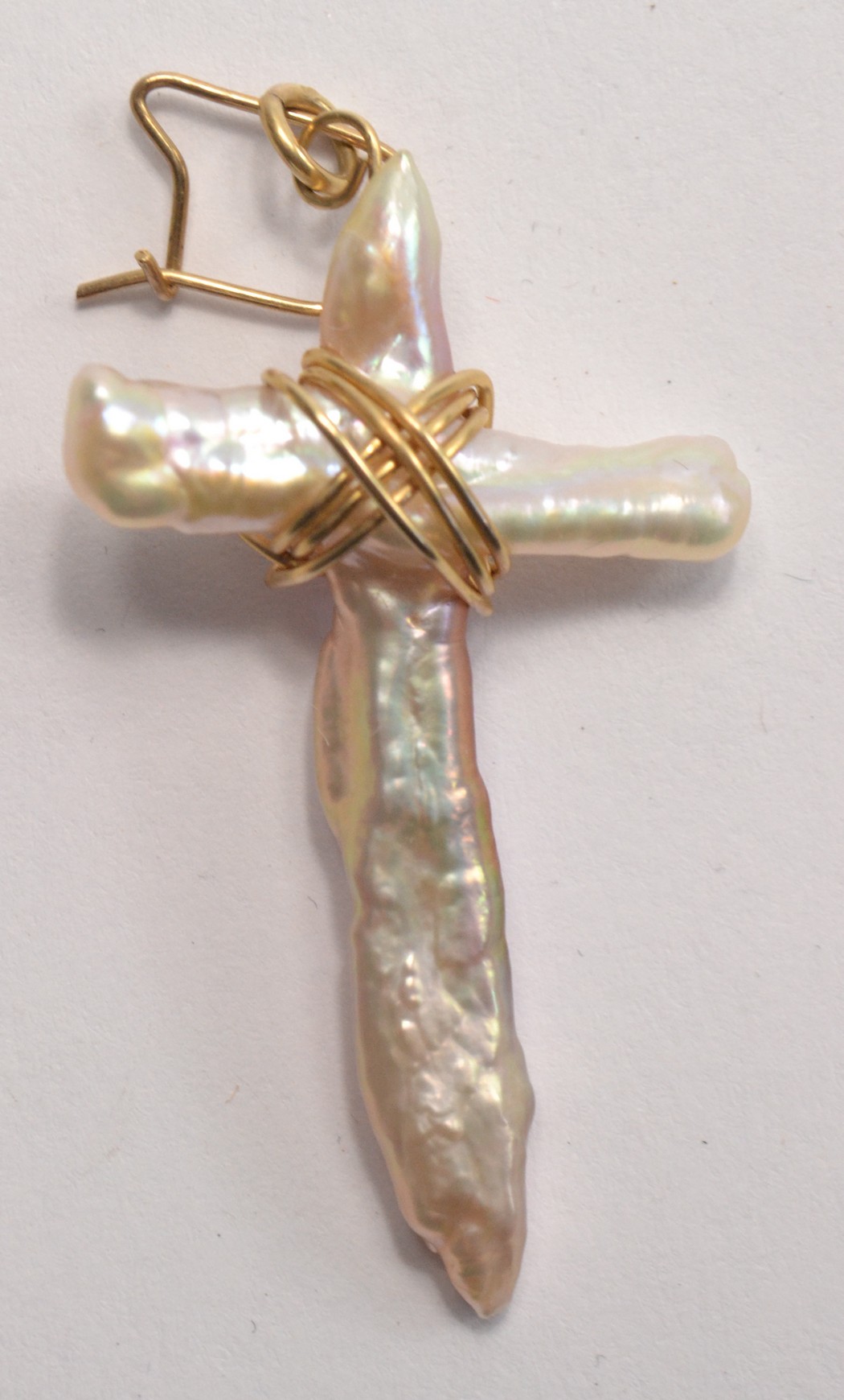 Vintage Gold and pearl crucifix pendant