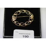9ct gold oval celtic knot brooch weight 5.8g