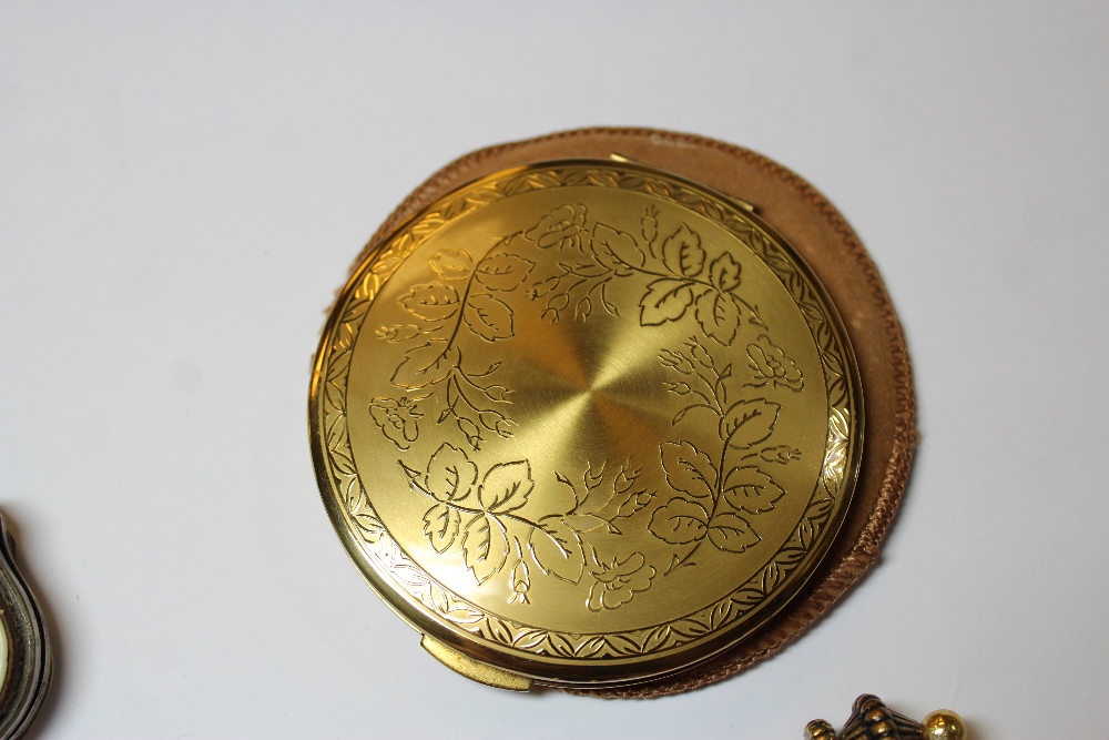 Hat Pin, Compact and 19th Century Purse - Image 2 of 4