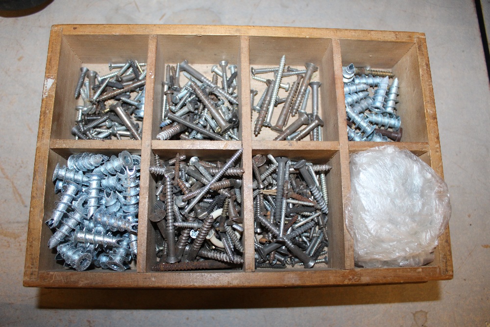 Misc/ boxes of hardware/screws etc - Image 4 of 5