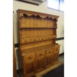 Pine dresser