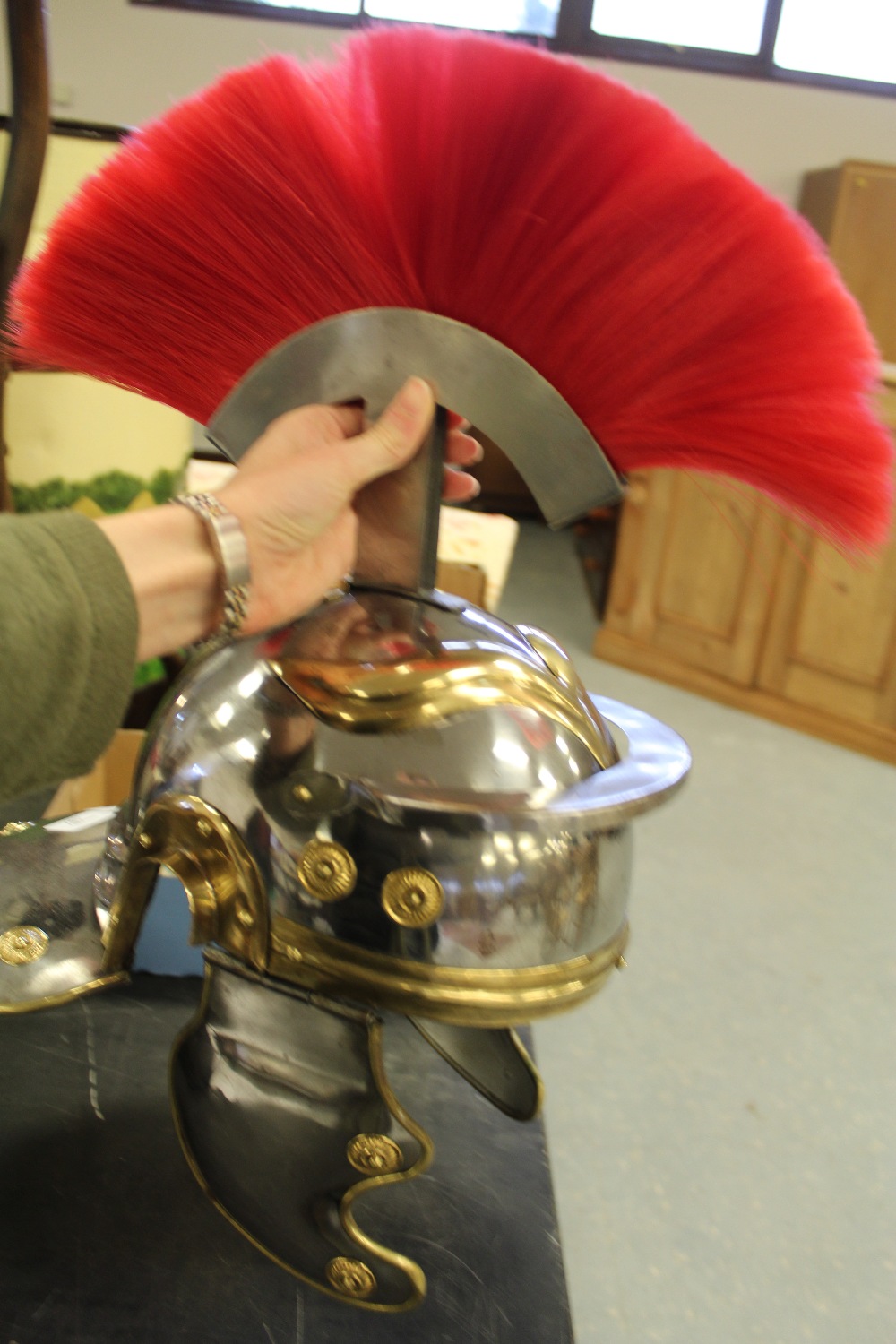 Ornamental/modern Roman Centurion's helmet - Image 4 of 4