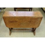 Drop leaf table