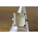 9ct gold pale citrine ring, square cut stone approx 9ct