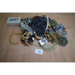 Bag of Mixed Costume Jewellery & Pearls