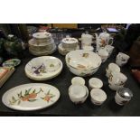 Quantity of Royal Worcester Evesham Pattern Tea/Dinner Wares