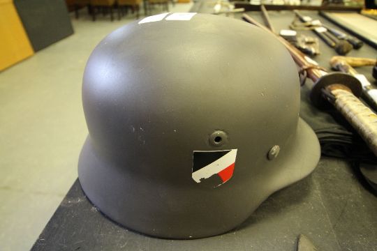 WWII German Infantry Helmet (refurbished) - Image 2 of 4