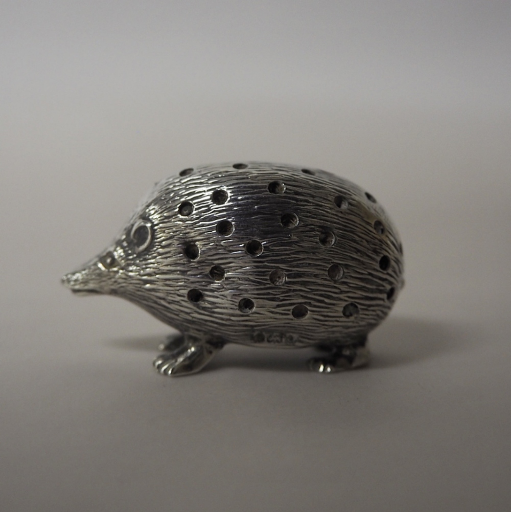 Edward VII silver 'Hedgehog' pin cushion by Levi & Salaman, Birmingham 1904, 2.5cm high