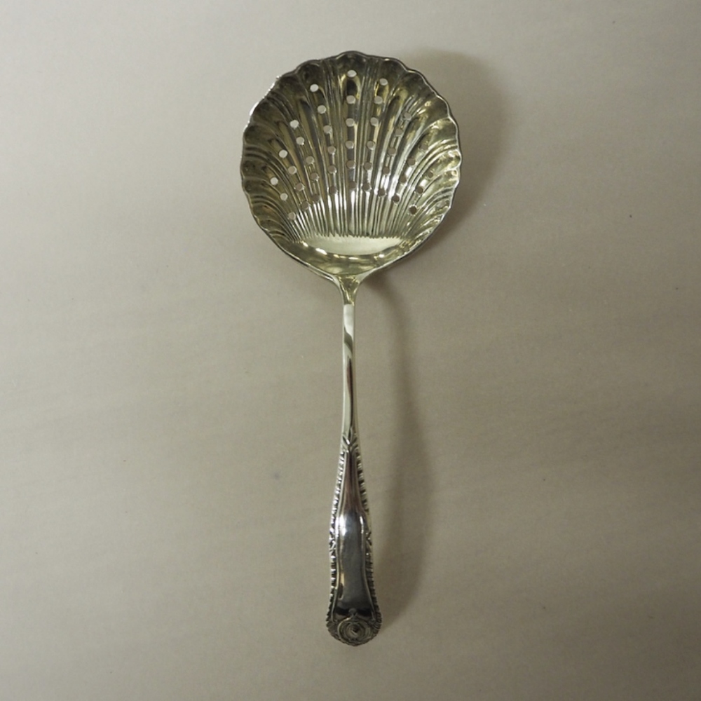 Edward VII silver sugar sifter spoon by FH, Sheffield 1907