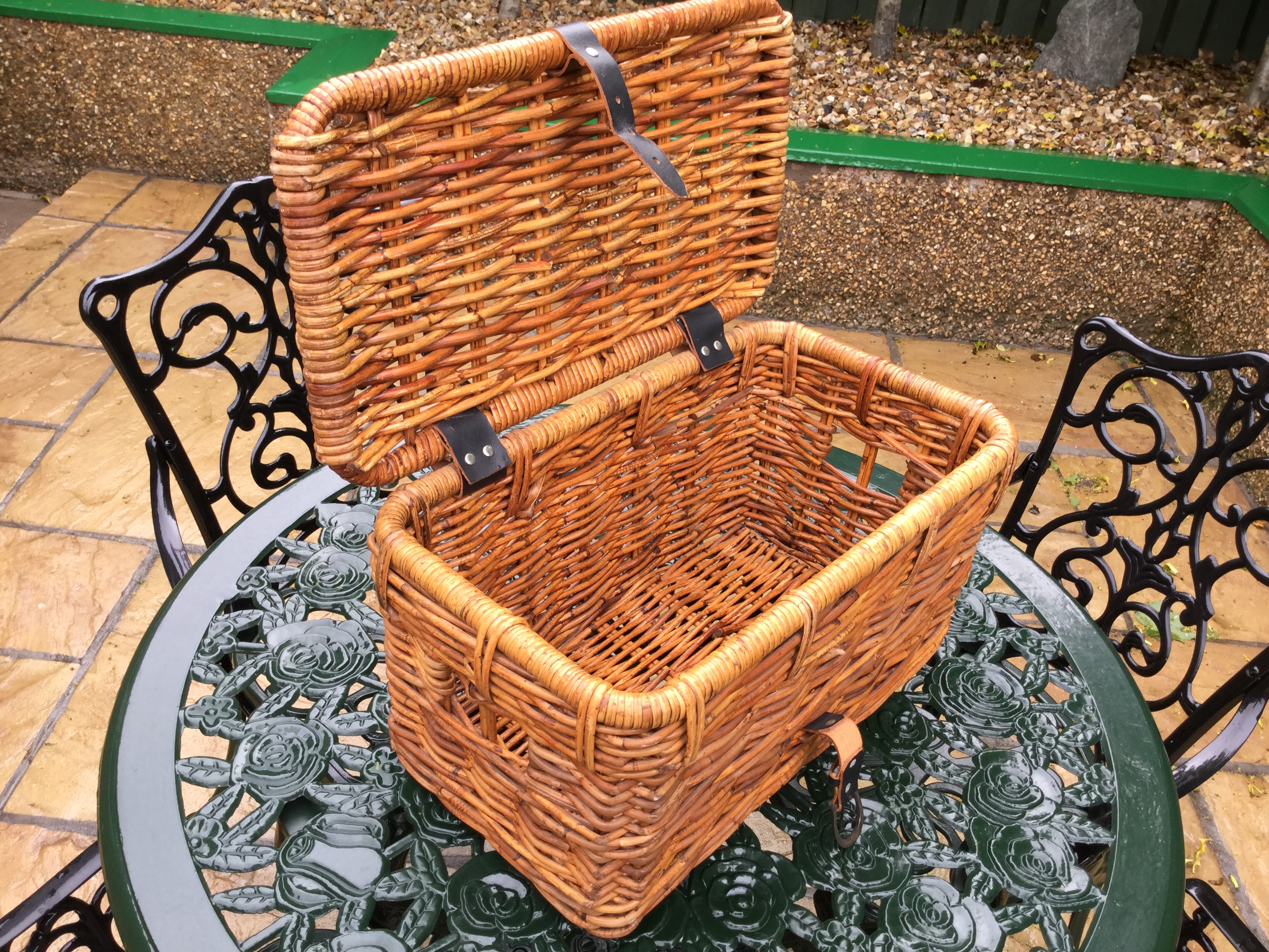 Vintage Pigeon Carrier/Picnic Hamper - Image 3 of 3