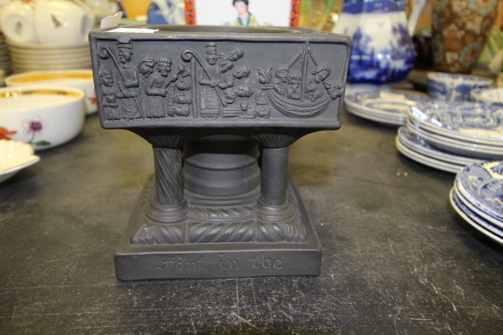 Copeland black basalt Winchester Cathedral font - Image 4 of 15