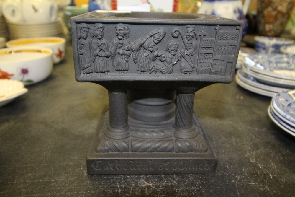 Copeland black basalt Winchester Cathedral font - Image 5 of 15