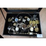 Silver jewellery etc