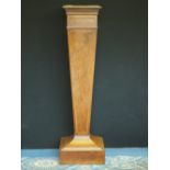 Edwardian satinwood banded mahogany pedestal of 'Georgian Revival' design, 35cm square x 120cm high,