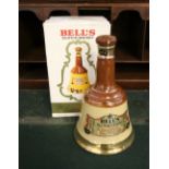 37.8cl Wade decanter Bells Scotch whisky, boxed