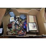 Box of mixed costume jewellery