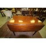 Early Victorian mahogany pembroke table
