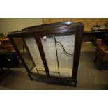Mahogany Display Cabinet With 2 Glass Shelves